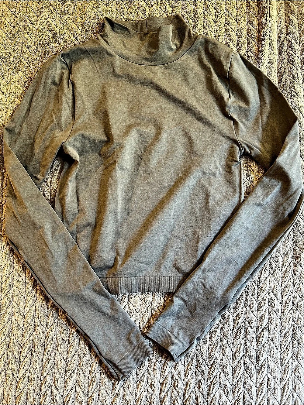 Contour Gray Turtleneck Long Sleeve Size XSmall Like New